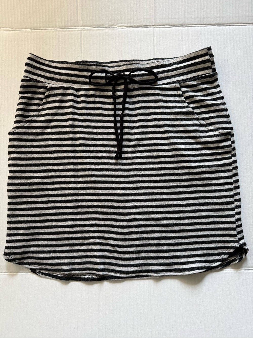 Renee C Kaia Knit Striped Skirt Black Gray Size Small